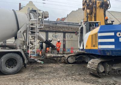 Beginn der Baugrubenherstellung Bleibtreustraße